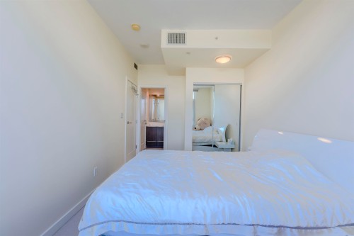 1705-8677 Capstan Way, Richmond, BC - Indoor Photo Showing Bedroom