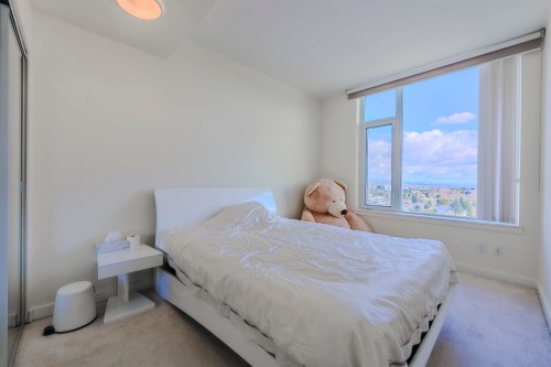 1705-8677 Capstan Way, Richmond, BC - Indoor Photo Showing Bedroom