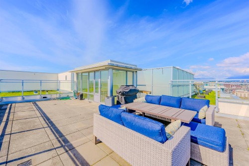 1705-8677 Capstan Way, Richmond, BC - Outdoor