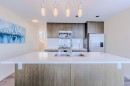 1705-8677 Capstan Way, Richmond, BC  - Indoor Photo Showing Kitchen 