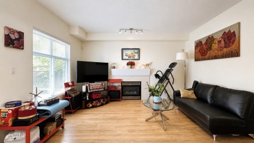 10520 Odlin Road, Richmond, BC - Indoor Photo Showing Living Room With Fireplace