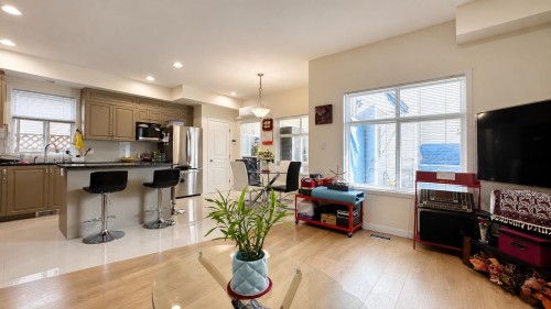 10520 Odlin Road, Richmond, BC - Indoor Photo Showing Other Room