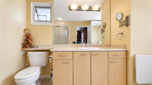 10520 Odlin Road, Richmond, BC - Indoor Photo Showing Bathroom