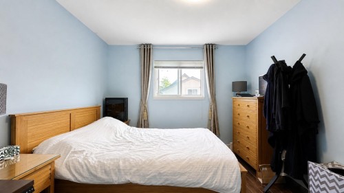 10520 Odlin Road, Richmond, BC - Indoor Photo Showing Bedroom