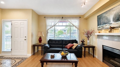10520 Odlin Road, Richmond, BC - Indoor Photo Showing Living Room With Fireplace