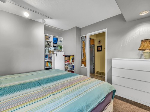 960 Porter Street, Coquitlam, BC - Indoor Photo Showing Bedroom