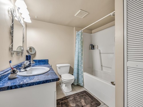 960 Porter Street, Coquitlam, BC - Indoor Photo Showing Bathroom