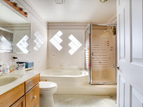 960 Porter Street, Coquitlam, BC - Indoor Photo Showing Bathroom