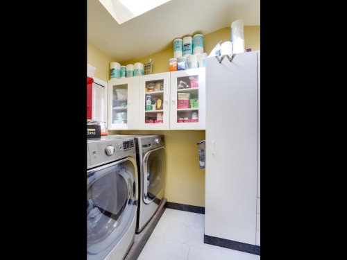 960 Porter Street, Coquitlam, BC - Indoor Photo Showing Laundry Room