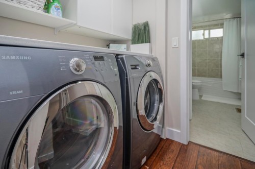 23005 Olund Crescent, Maple Ridge, BC - Indoor Photo Showing Laundry Room