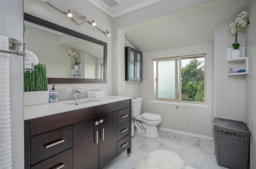 23005 Olund Crescent, Maple Ridge, BC - Indoor Photo Showing Bathroom