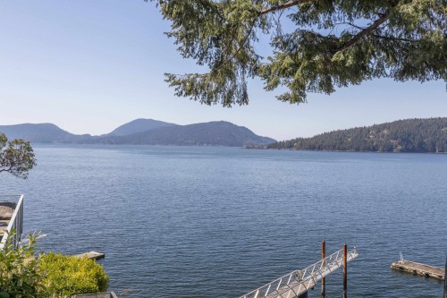 4 Strachan Point Road  West Vancouver, BC V7W 1C6