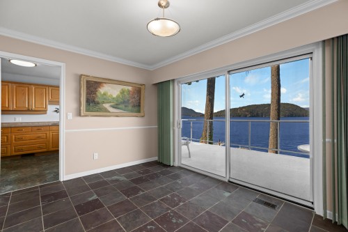 4 Strachan Point Road, West Vancouver, BC - Indoor Photo Showing Other Room