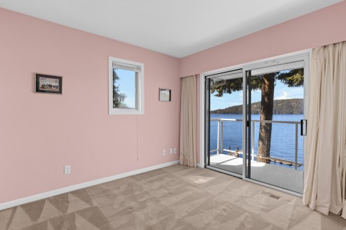 4 Strachan Point Road, West Vancouver, BC - Indoor Photo Showing Other Room With Body Of Water