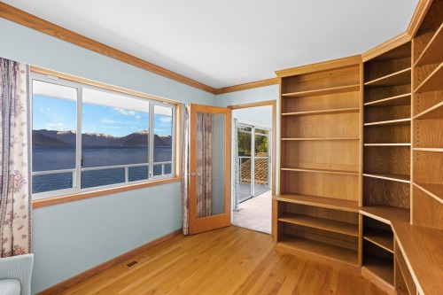 4 Strachan Point Road, West Vancouver, BC - Indoor Photo Showing Other Room