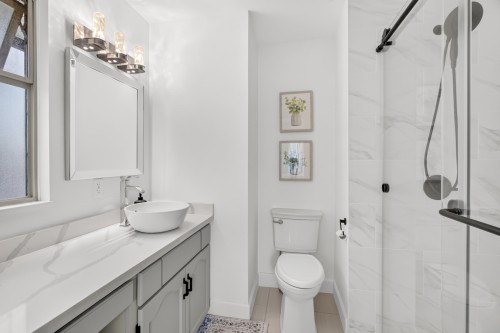 23555 108 Avenue, Maple Ridge, BC - Indoor Photo Showing Bathroom