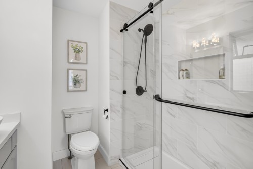 23555 108 Avenue, Maple Ridge, BC - Indoor Photo Showing Bathroom
