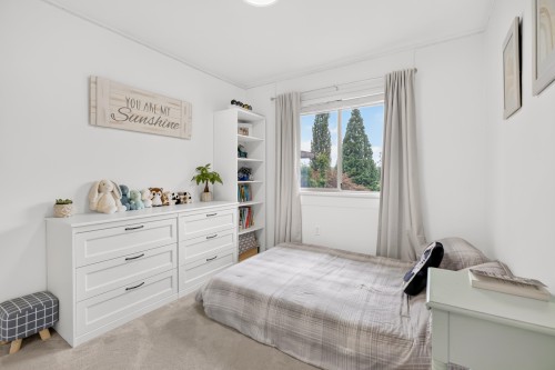 23555 108 Avenue, Maple Ridge, BC - Indoor Photo Showing Bedroom