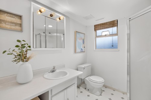 23555 108 Avenue, Maple Ridge, BC - Indoor Photo Showing Bathroom