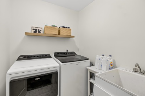 23555 108 Avenue, Maple Ridge, BC - Indoor Photo Showing Laundry Room