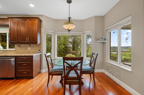 2264 Sorrento Drive, Coquitlam, BC - Indoor Photo Showing Dining Room