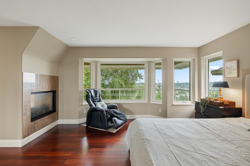 2264 Sorrento Drive, Coquitlam, BC - Indoor Photo Showing Bedroom