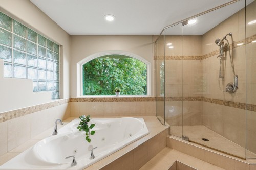 2264 Sorrento Drive, Coquitlam, BC - Indoor Photo Showing Bathroom