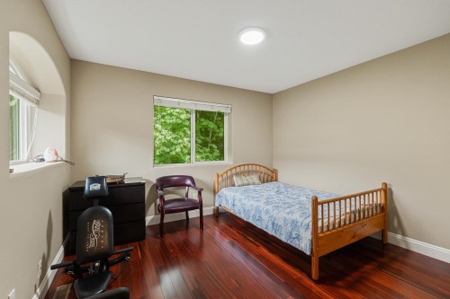2264 Sorrento Drive, Coquitlam, BC - Indoor Photo Showing Bedroom