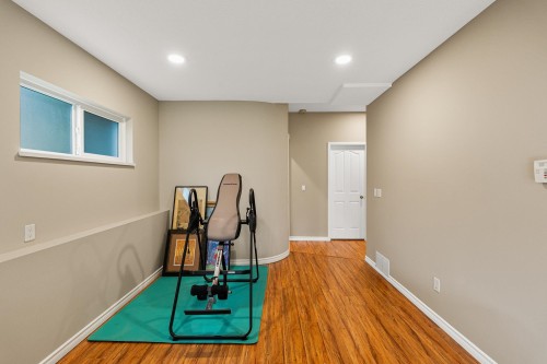 2264 Sorrento Drive, Coquitlam, BC - Indoor Photo Showing Other Room