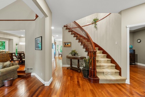 2264 Sorrento Drive, Coquitlam, BC - Indoor Photo Showing Other Room