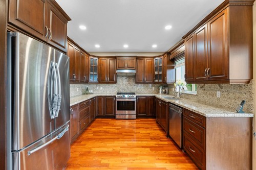 2264 Sorrento Drive, Coquitlam, BC - Indoor Photo Showing Kitchen