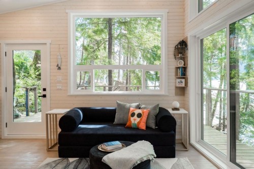 14 Croker Island E, North Vancouver, BC - Indoor