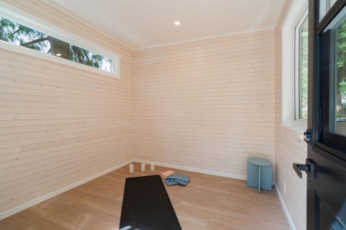 14 Croker Island E, North Vancouver, BC - Indoor Photo Showing Other Room