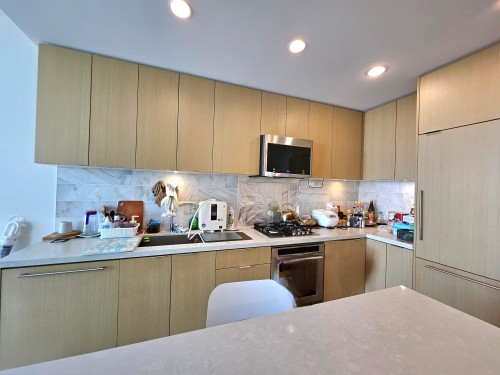 1308-8238 Lord Street  Vancouver, BC V6P 0G7