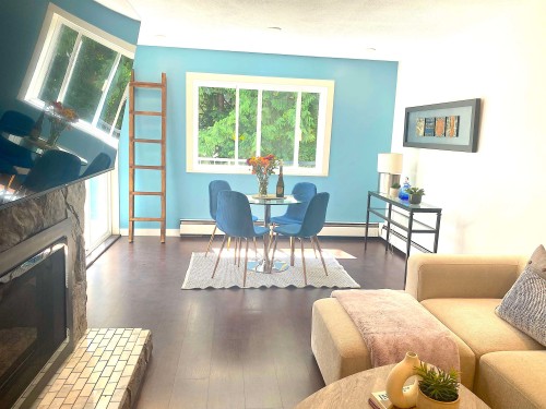 12044 Mcintyre Court, Maple Ridge, BC - Indoor With Fireplace