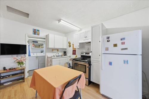 12357 189A Street, Pitt Meadows, BC - Indoor Photo Showing Kitchen
