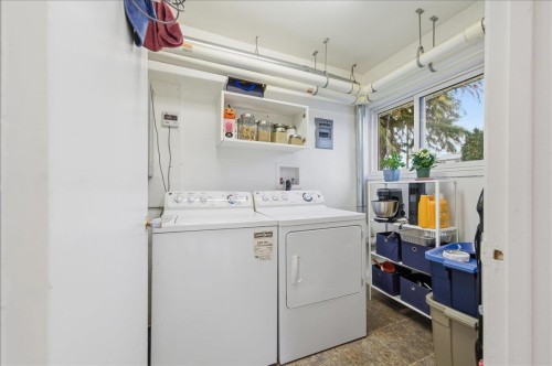 12357 189A Street, Pitt Meadows, BC - Indoor Photo Showing Laundry Room