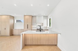 3-646 E 23rd Avenue  Vancouver, BC V5V 1X8