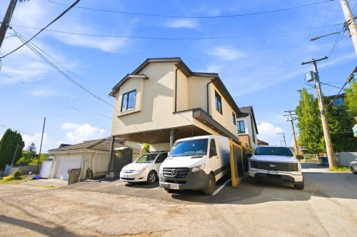 3-646 E 23Rd Avenue, Vancouver, BC - Outdoor