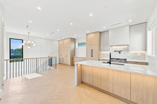 3-646 E 23Rd Avenue, Vancouver, BC - Indoor Photo Showing Kitchen With Upgraded Kitchen