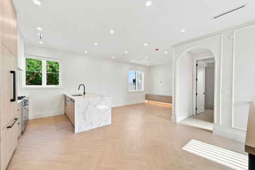 3-646 E 23Rd Avenue, Vancouver, BC - Indoor Photo Showing Other Room