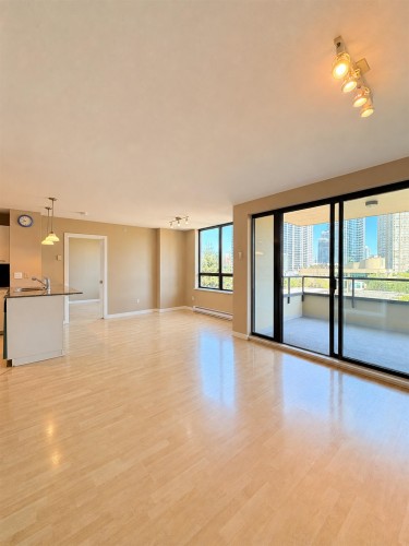 602-4333 Central Boulevard, Burnaby, BC - Indoor