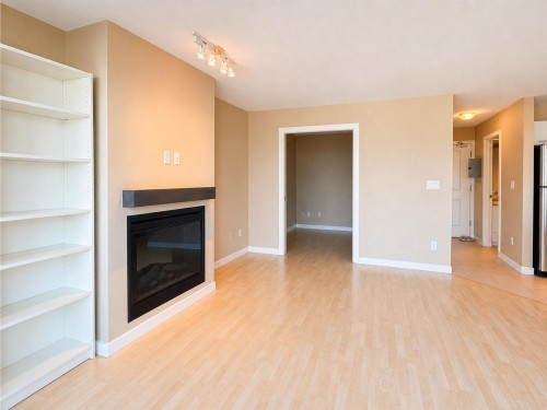 602-4333 Central Boulevard, Burnaby, BC - Indoor With Fireplace