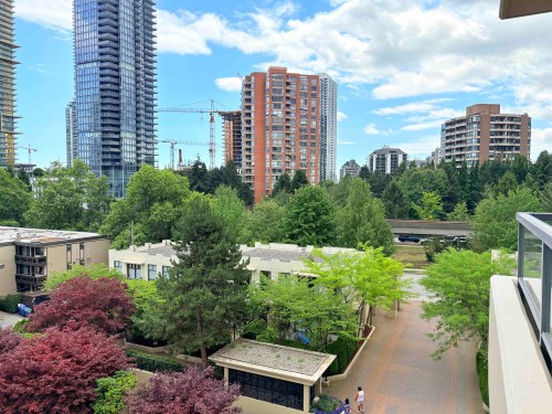 602-4333 Central Boulevard, Burnaby, BC - Outdoor With Facade