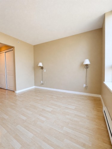 602-4333 Central Boulevard, Burnaby, BC - Indoor Photo Showing Other Room
