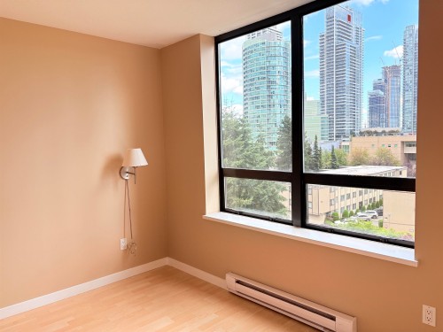 602-4333 Central Boulevard, Burnaby, BC - Indoor Photo Showing Other Room