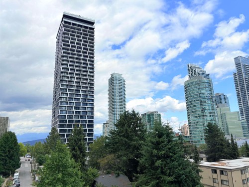 602-4333 Central Boulevard, Burnaby, BC - Outdoor With Facade