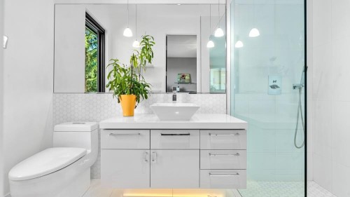 2650 Rosebery Avenue, West Vancouver, BC - Indoor Photo Showing Bathroom