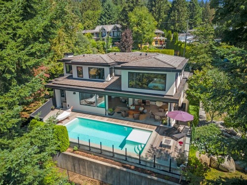 2650 Rosebery Avenue, West Vancouver, BC - Outdoor With In Ground Pool