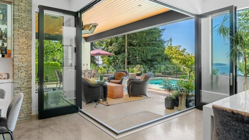 2650 Rosebery Avenue, West Vancouver, BC -  With Exterior
